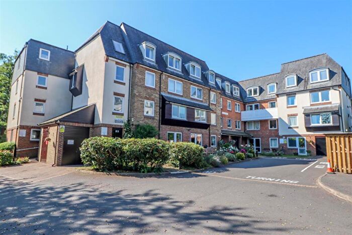 1 Bedroom Flat For Sale In Mill Bay Lane, Horsham, RH12