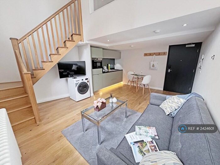 1 Bedroom Flat To Rent In Mcdonald Road, Edinburgh, EH7