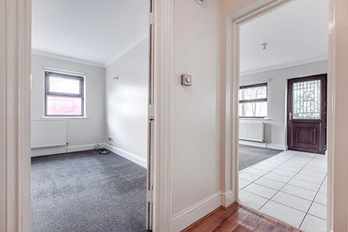 1 Bedroom Flat For Sale In Laleham Heights, Carswell Road, London, SE6