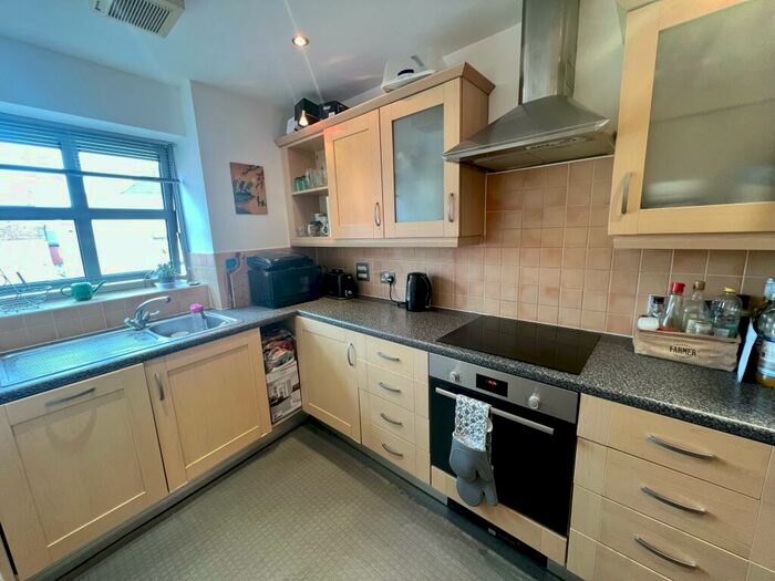 2 Bedroom Apartment To Rent In Point, B3