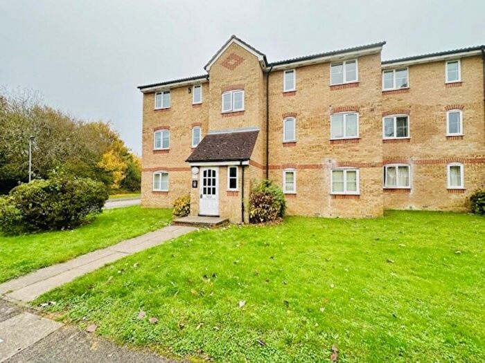 2 Bedroom Flat To Rent In Prestatyn Close, Stevenage, SG1