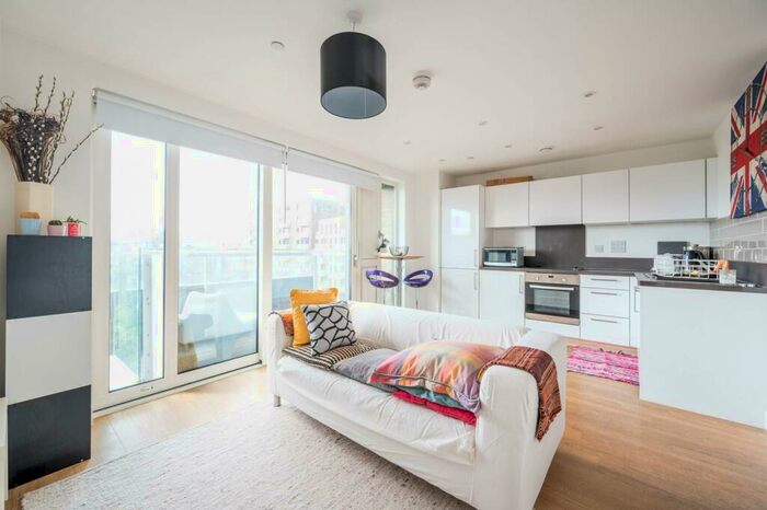 Studio To Rent In Jefferson Plaza, Bow, London, E3