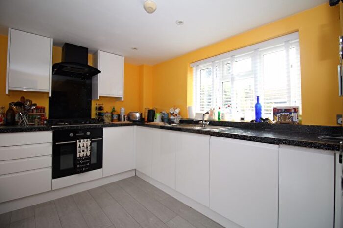 1 Bedroom Flat For Sale In Falmouth Place, Tonbridge, TN12