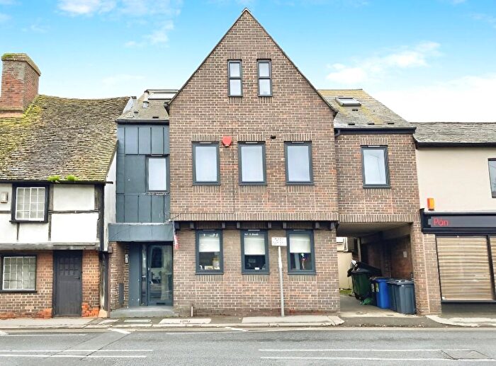 2 Bedroom Apartment For Sale In Peach Street, Wokingham, Berkshire, RG40