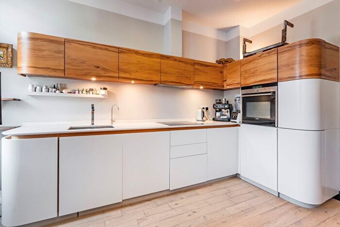 1 Bedroom Flat To Rent In Waldemar Avenue, London, SW6