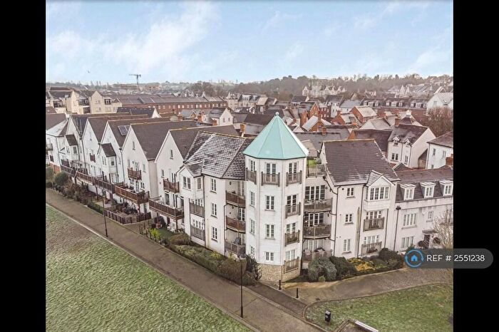3 Bedroom Penthouse To Rent In Ingress Park, Greenhithe, DA9