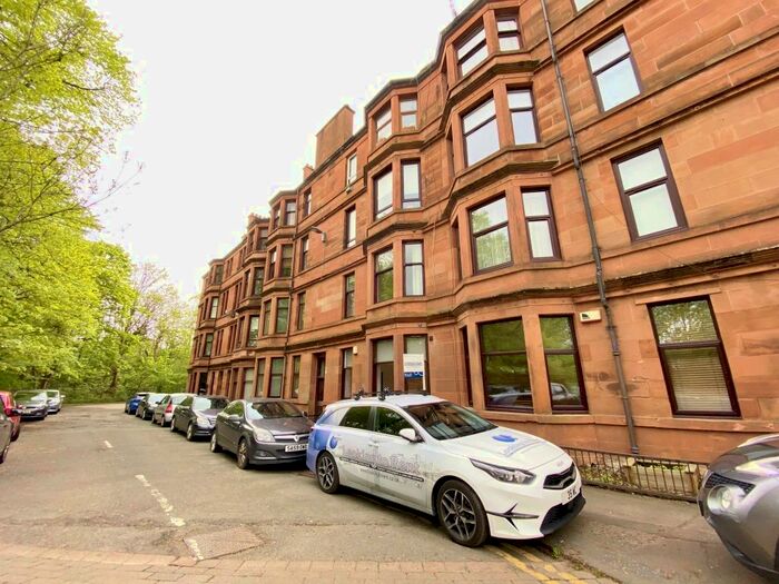 2 Bedroom Flat To Rent In Auldhouse Avenue, Pollokshaws, Glasgow, G43