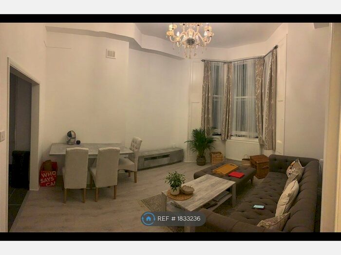 2 Bedroom Maisonette To Rent In Sinclair Road, London, W14