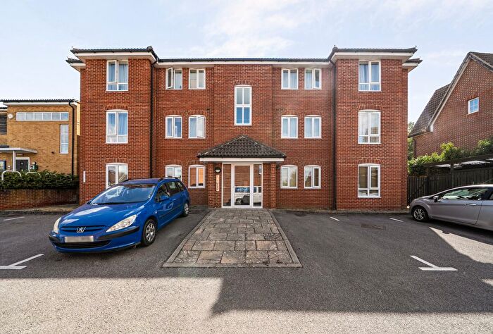 2 Bedroom Flat For Sale In Hadow Road, Marston, Oxford, Oxfordshire, OX3