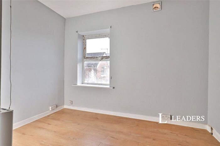 Flat To Rent In Ashley Road, Poole, BH14