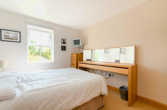 1 Bedroom Flat To Rent In Lower Kings Road, Kingston, Kingston Upon Thames, KT2