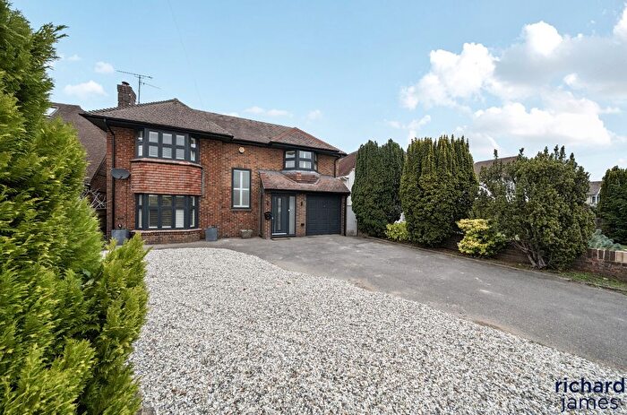 4 Bedroom Detached House For Sale In Marlborough Road, Swindon, SN3