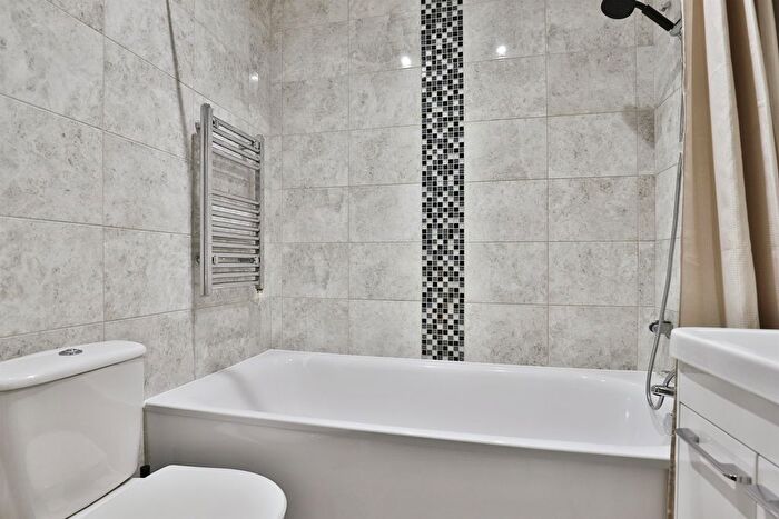 1 Bedroom Flat For Sale In Christchurch Road, Boscombe, Bournemouth, BH7