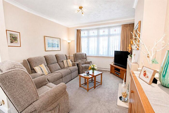 4 Bedroom Terraced House For Sale In Stoneleigh Avenue, Worcester Park, KT4
