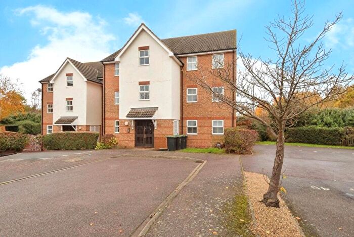 2 Bedroom Flat For Sale In Honeysuckle Close, Biggleswade, Bedfordshire, SG18
