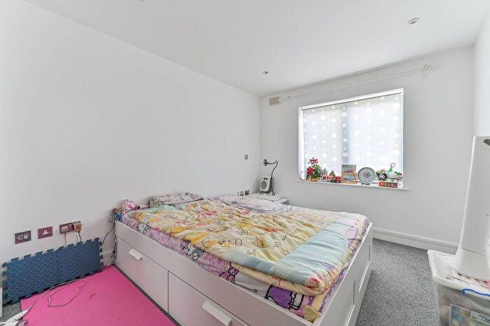 2 Bedroom Flat To Rent In Western Road, Sutton, SM1