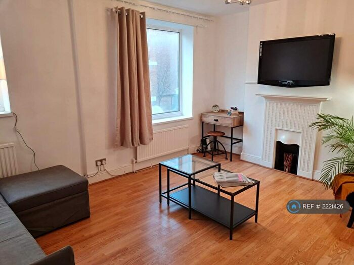 2 Bedroom Flat To Rent In Bedford House, London, NW1