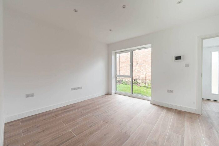2 Bedroom Property For Sale In Finchley Central, Finchley, London, N3