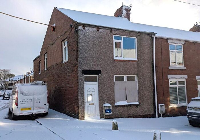 3 Bedroom End Of Terrace House For Sale In West Avenue, Murton, Seaham, County Durham, SR7