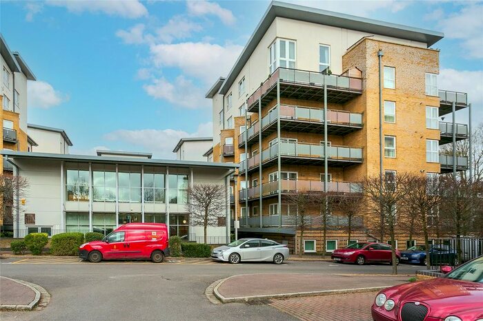 2 Bedroom Flat To Rent In Catalonia Apartments, Metropolitan Station Approach, Watford, Hertfordshire, WD18