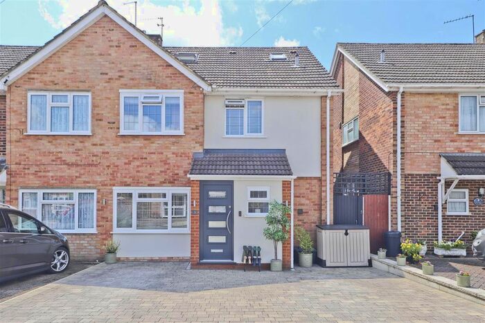 4 Bedroom Semi-Detached House For Sale In Bellamy Close, Ickenham, UB10