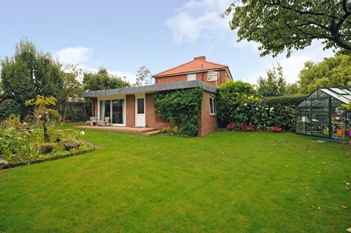 1 Bedroom Flat To Rent In Whitton Avenue East, Greenford, Greater London, UB6