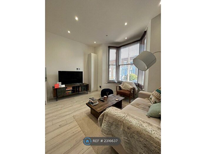 2 Bedroom Flat To Rent In Portnall Road, London, W9