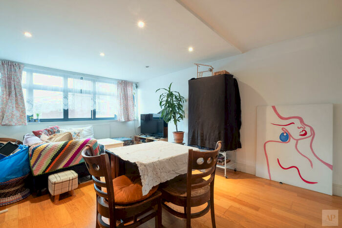 1 Bedroom Apartment To Rent In Church Lodge, Church Walk, London, N16