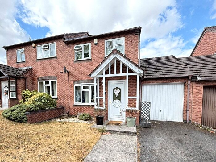 3 Bedroom Semi-Detached House For Sale In Guinea Close, Oakengates, Telford, Shropshire, TF2