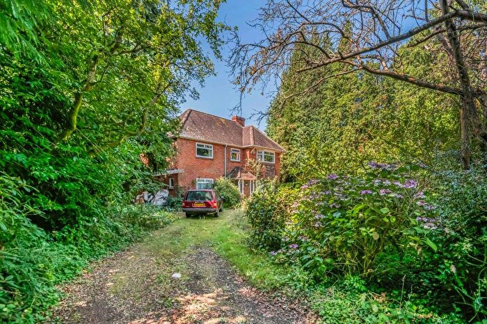 4 Bedroom Detached House For Sale In Kennylands Road, Sonning Common, Oxfordshire, RG4