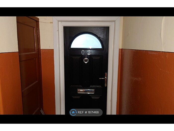 2 Bedroom Flat To Rent In Parkneuk Road, Glasgow, G43