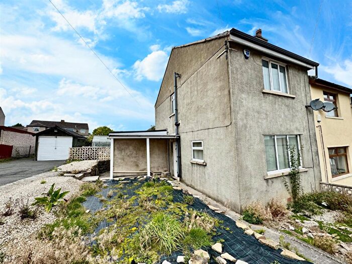2 Bedroom Semi-detached House For Sale In Sunnyhill Grove, Keighley, BD21