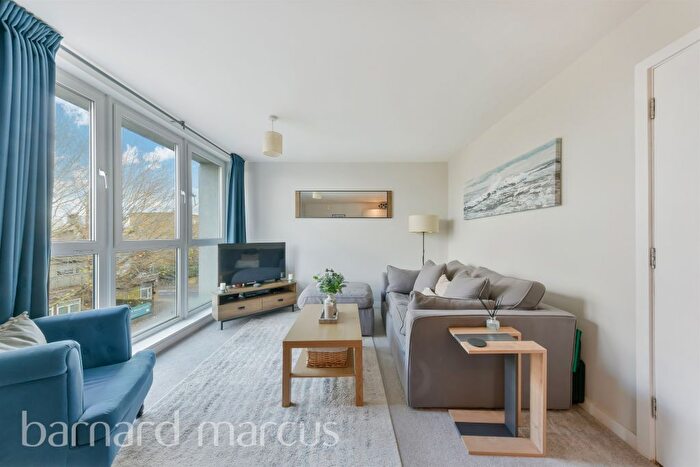 1 Bedroom Flat For Sale In Phoenix Way, London, SW18