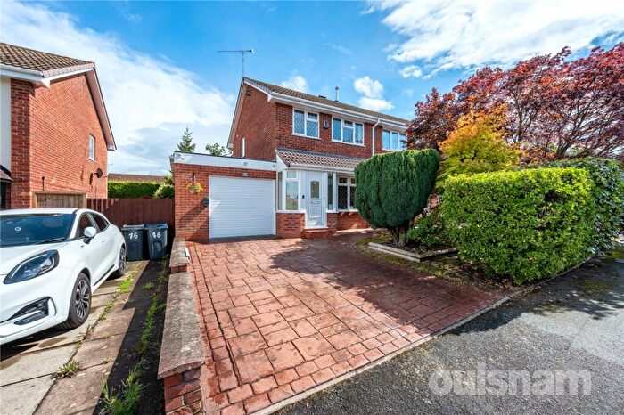 3 Bedroom Semi-Detached House For Sale In New Meadow Close, Northfield, Birmingham, B31