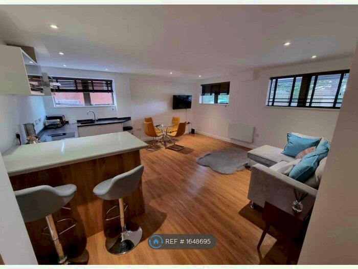 1 Bedroom Flat To Rent In The Avenue, Cliftonville, Northampton, NN1