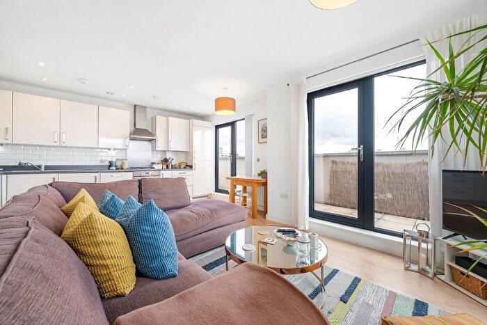 2 Bedroom Flat For Sale In Brixton Road, SW9
