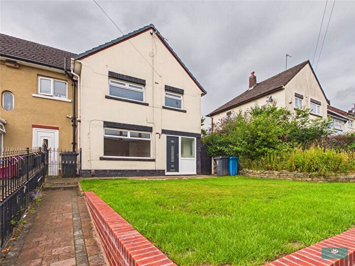 Semi-Detached House To Rent In Trent Road, Shaw, OL2