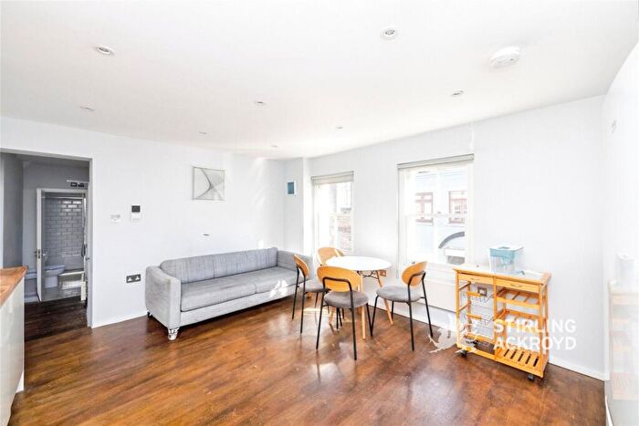 2 Bedroom Apartment To Rent In Ellsworth Street, Bethnal Green, London, E2