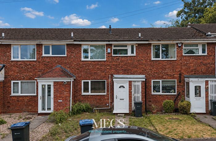 3 Bedroom Semi-Detached House For Sale In Fairgreen Way, Birmingham, West Midlands, B29
