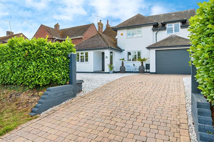 4 Bedroom Detached House For Sale In Worlds End Lane, Weston Turville, Aylesbury, HP22