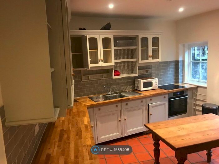 4 Bedroom Terraced House To Rent In St. Michaels Hill, Bristol, BS2