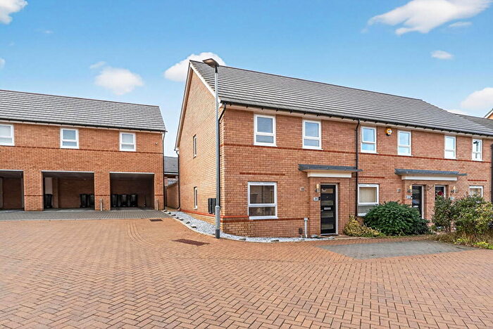 3 Bedroom End Of Terrace House For Sale In Tawny Avenue, Wixams, MK42