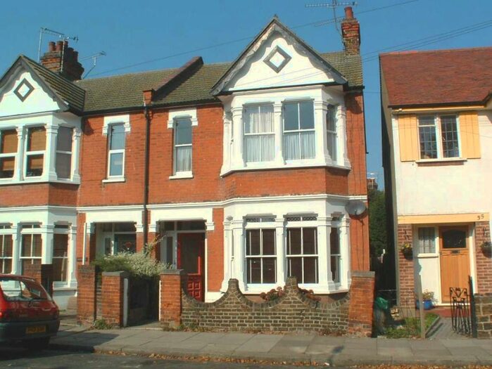 2 Bedroom Flat To Rent In Sunningdale Avenue, Leigh-On-Sea, SS9