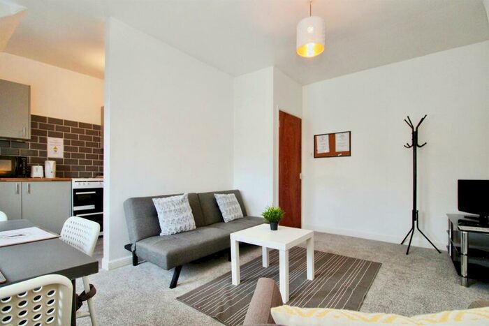 1 Bedroom Flat For Sale In Lower Cathedral Road, Cardiff, CF11