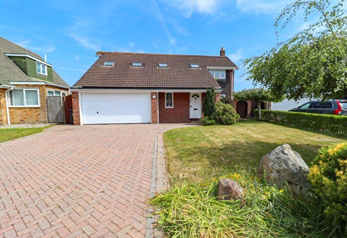 4 Bedroom Detached House For Sale In St Aubins Park, Hayling Island, PO11