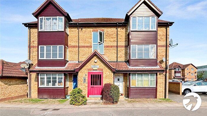 1 Bedroom Studio To Rent In Frobisher Road, Erith, DA8