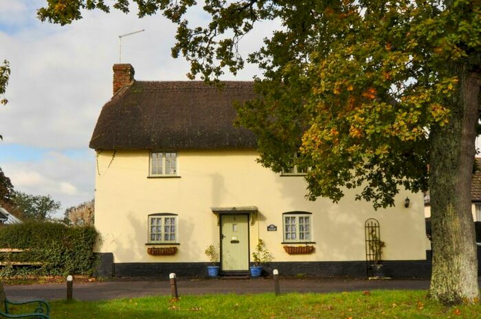 4 Bedroom Cottage For Sale In Back Lane, Sturminster Marshall, BH21
