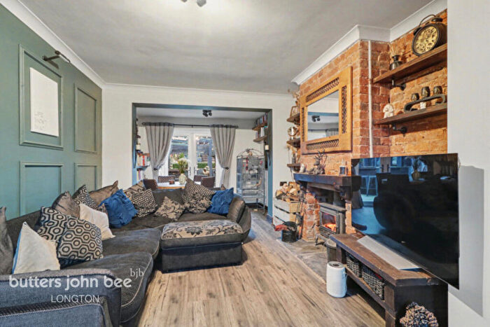 3 Bedroom Semi-Detached House For Sale In Oakamoor Road, Stoke-on-Trent, ST10