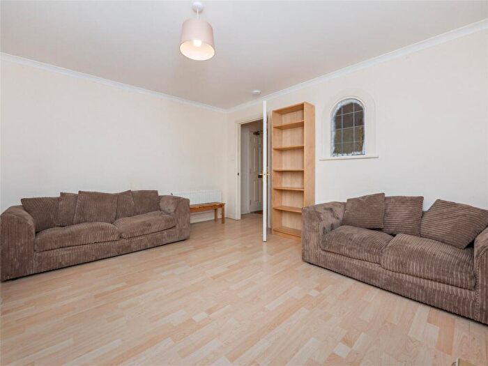 2 Bedroom Flat To Rent In Poplar Lane, Edinburgh, EH6