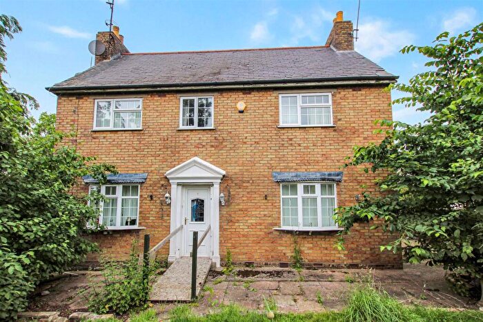 3 Bedroom Detached House For Sale In Caistor Road, Little Limber, Grimsby, DN37